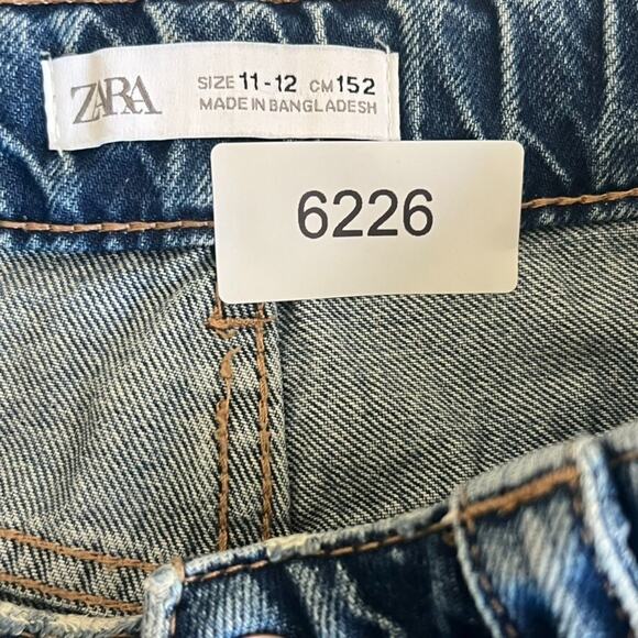 ZARA Collection Kids Girls Size 11-12 Medium Wash Wide Leg Jeans 5 Pocket Design - Picture 3 of 7
